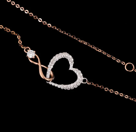 Lovemark™ - COLLAR CON DISEÑO CORAZÓN INFINITO