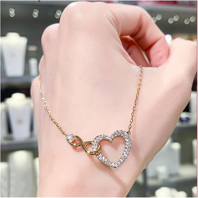 Lovemark™ - COLLAR CON DISEÑO CORAZÓN INFINITO