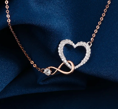 Lovemark™ - COLLAR CON DISEÑO CORAZÓN INFINITO