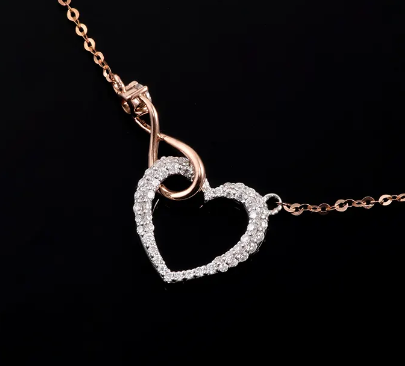 Lovemark™ - COLLAR CON DISEÑO CORAZÓN INFINITO